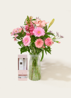 Bloemen Boeket Alexia met Rituals Sakura Trial Set